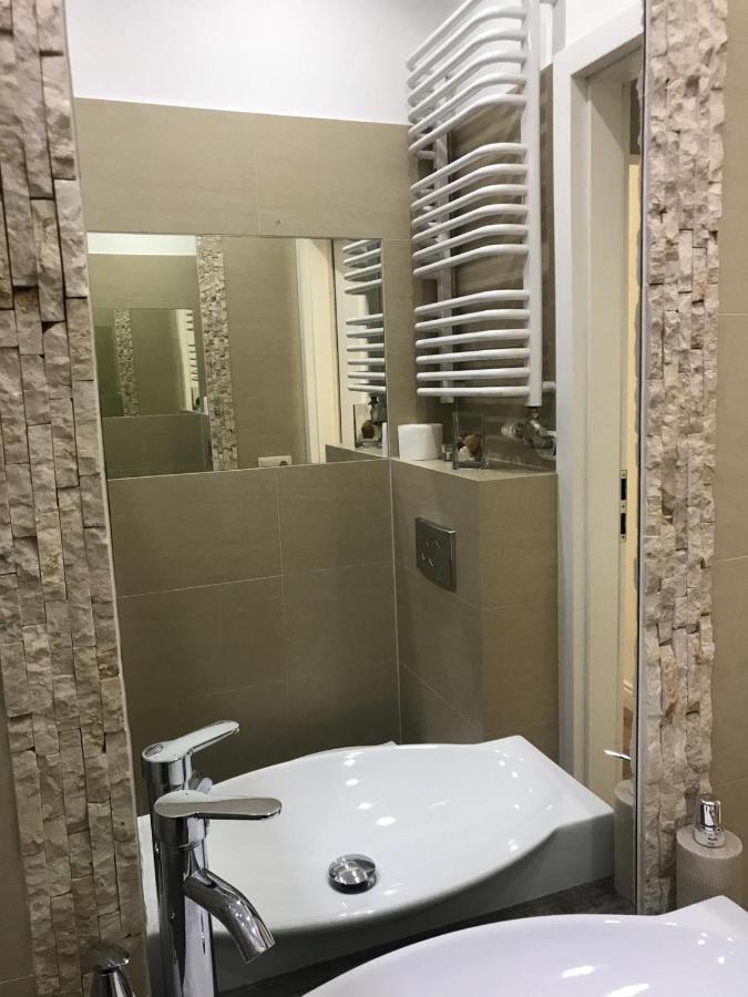 Studio Appartment In Old Town كراكوفيا المظهر الخارجي الصورة